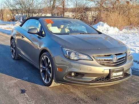 Used 2019 Buick Cascada Premium image 3