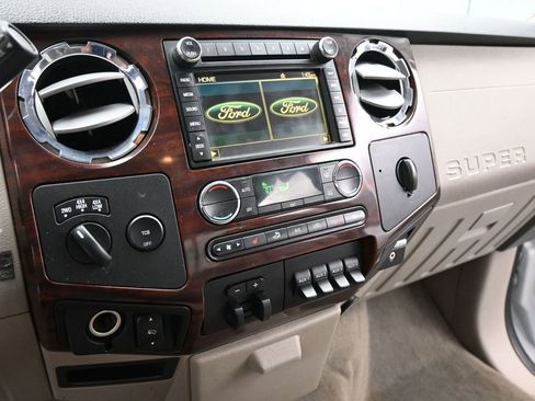 Used 2010 Ford F350 Lariat image 15