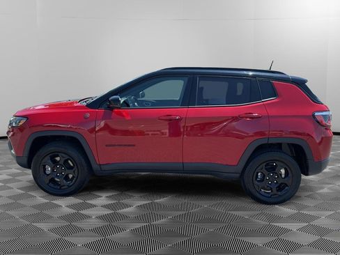 Used 2023 Jeep Compass Trailhawk image 4