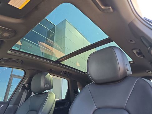 Certified 2024 Porsche Cayenne S image 28