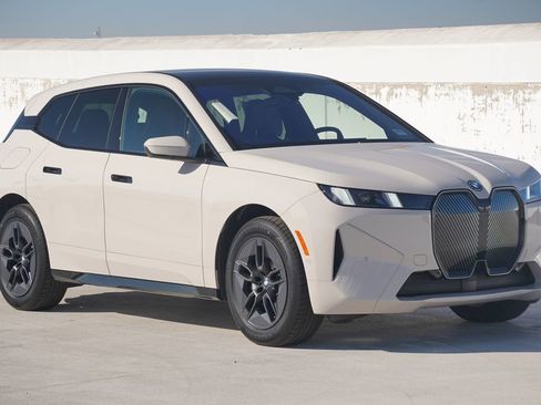 New 2026 BMW iX xDrive45 w/ Premium Package image 3