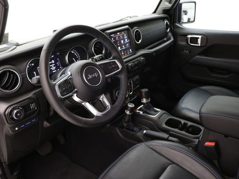 Used 2023 Jeep Wrangler Unlimited Rubicon 4xe w/ Cold Weather Group AWD/4WD image 14