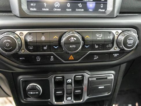 Used 2019 Jeep Wrangler Unlimited Sahara w/ Dual Top Group image 30