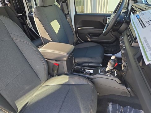 New 2026 Jeep Gladiator Sport image 10