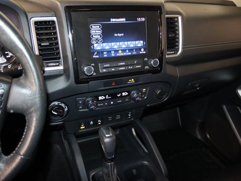 Used 2022 Nissan Frontier SV image 40