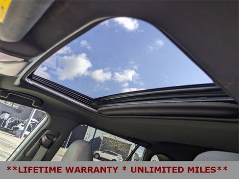 Used 2022 Toyota RAV4 SE image 23