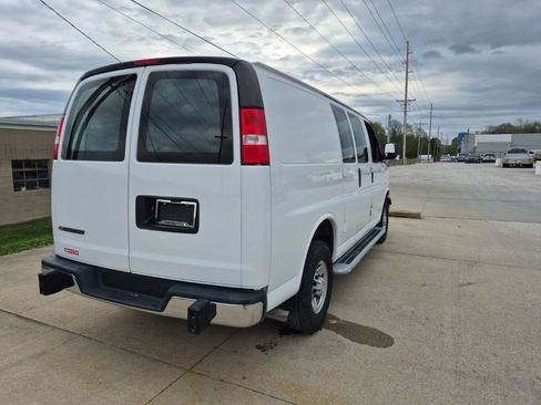 Used 2024 Chevrolet Express 2500 w/ Driver Convenience Package image 7