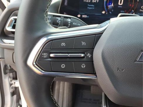Used 2025 Chevrolet Traverse High Country FWD image 13