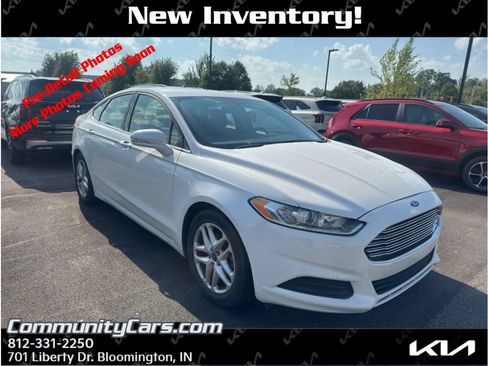 Used 2016 Ford Fusion SE FWD image 1