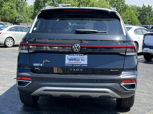 New 2026 Volkswagen Taos SE AWD/4WD image 9