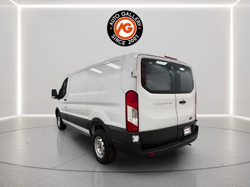 Used 2024 Ford Transit 250 Low Roof RWD image 5