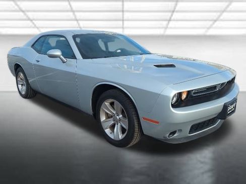 Used 2023 Dodge Challenger SXT image 1