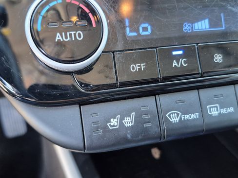 Used 2023 Hyundai Elantra Limited FWD image 32