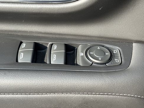 Used 2023 Chevrolet Tahoe LS AWD/4WD image 16