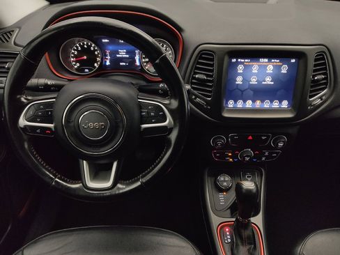 Used 2020 Jeep Compass Trailhawk AWD/4WD image 22