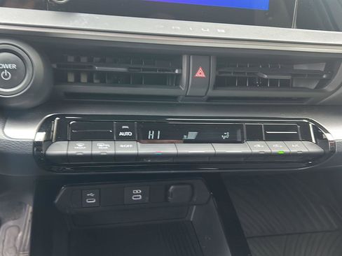 Used 2023 Toyota Prius LE image 18