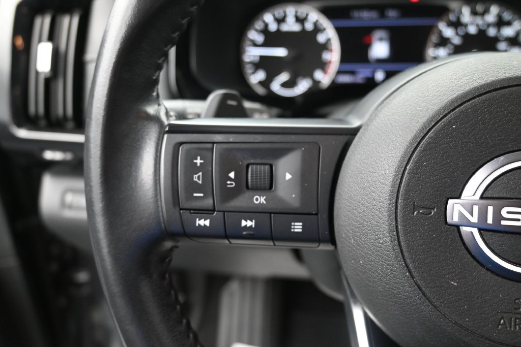 Used 2024 Nissan Pathfinder SV FWD image 28