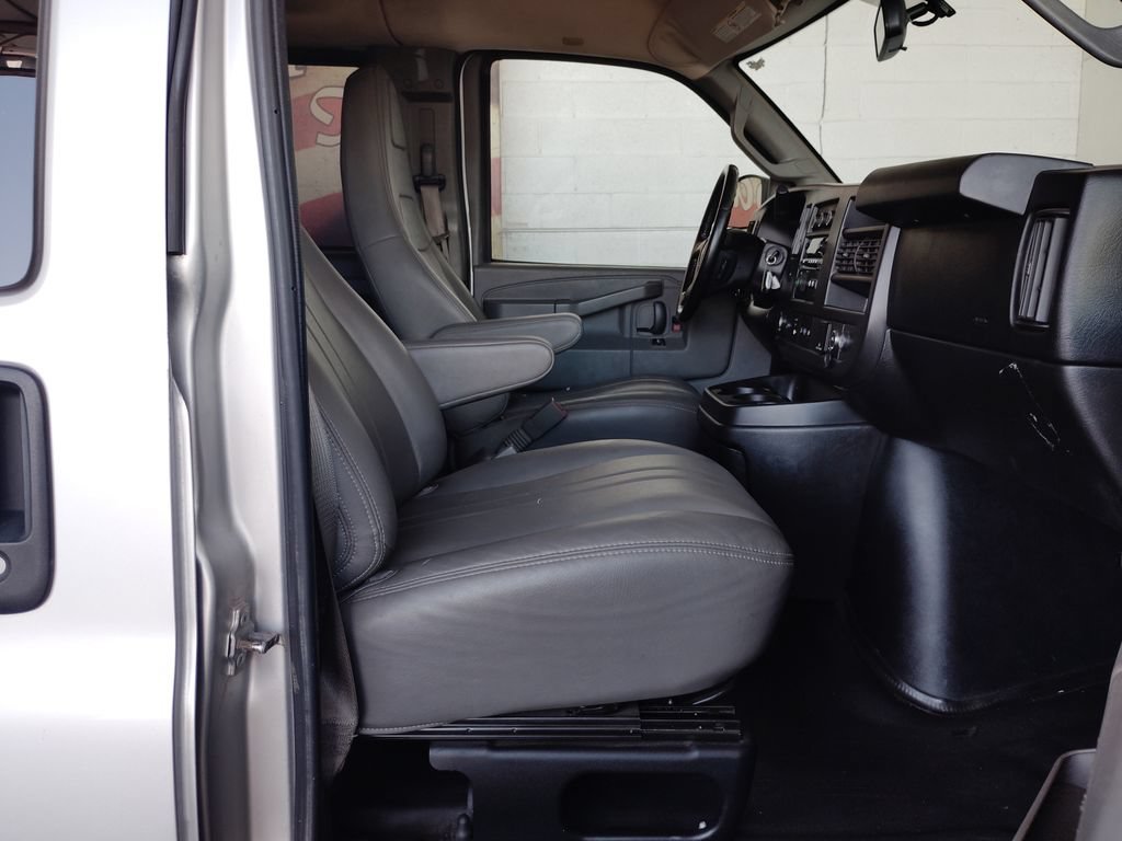 Used 2017 Chevrolet Express 2500 LS RWD image 13