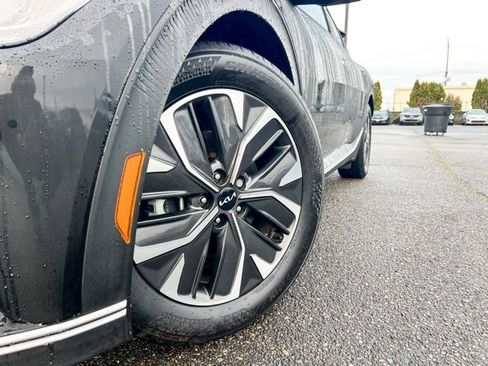 Used 2024 Kia EV6 Light image 2