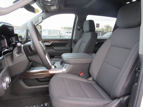 Used 2024 GMC Sierra 2500 SLE w/ SLE Convenience Package image 11