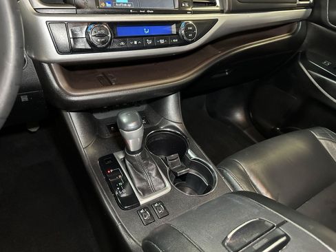 Used 2017 Toyota Highlander XLE AWD/4WD image 20