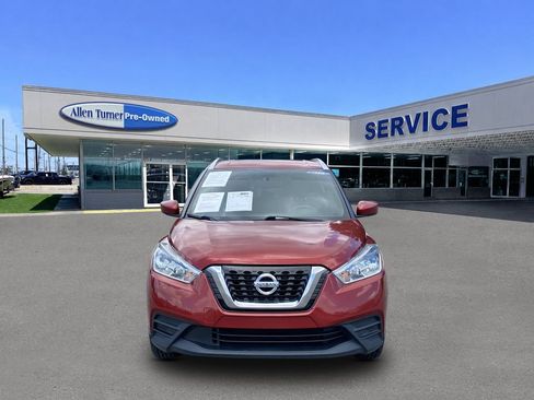 Used 2019 Nissan Kicks SV FWD image 3