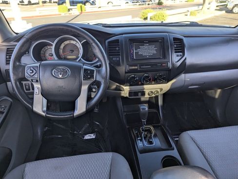 Used 2015 Toyota Tacoma PreRunner image 14