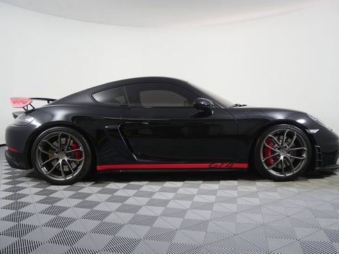 Used 2021 Porsche 718 Cayman GT4 image 3