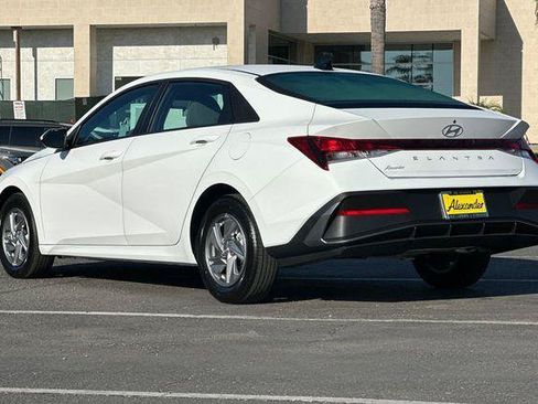 Certified 2026 Hyundai Elantra SE FWD image 6
