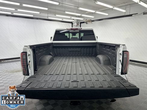 Used 2025 GMC Sierra 2500 AT4 w/ AT4 Premium Plus Package AWD/4WD image 20