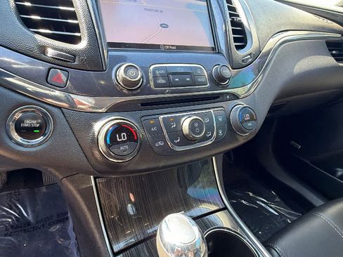 Used 2019 Chevrolet Impala Premier FWD image 13