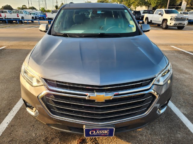 Used 2020 Chevrolet Traverse LT FWD image 2