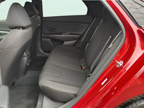 Certified 2025 Hyundai Elantra Sport FWD image 29