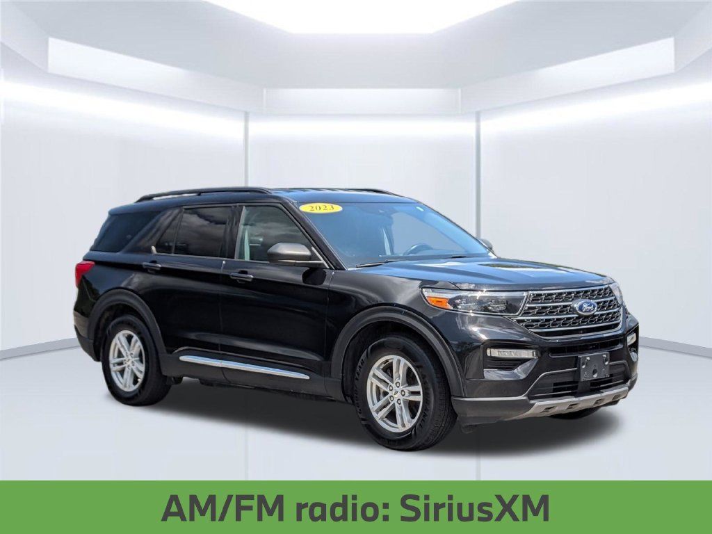 Used 2023 Ford Explorer XLT w/ Equipment Group 202A RWD image 10