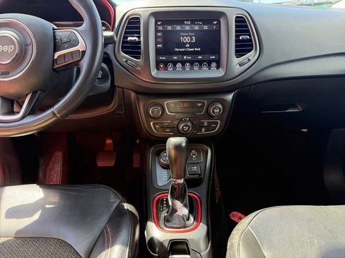 Used 2019 Jeep Compass Trailhawk AWD/4WD image 16