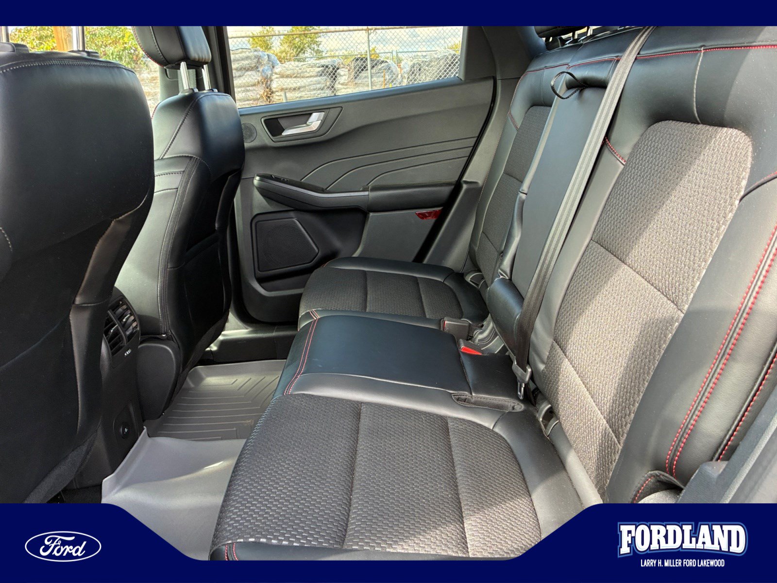 Used 2024 Ford Escape ST-Line Select w/ Tech Pack #2 AWD/4WD image 17