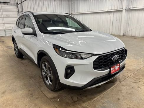 Used 2025 Ford Escape ST-Line Select AWD/4WD image 1