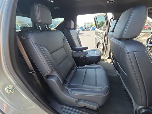 Used 2026 Chevrolet Traverse LT AWD/4WD image 24