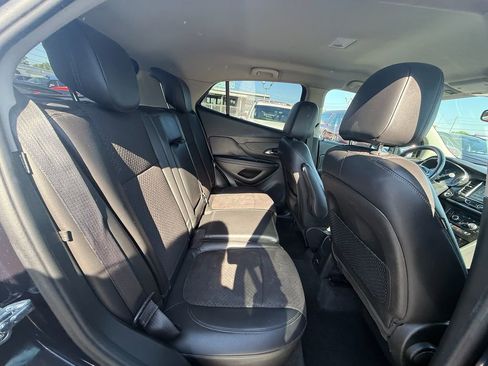 Used 2021 Buick Encore Preferred w/ Safety Package image 21