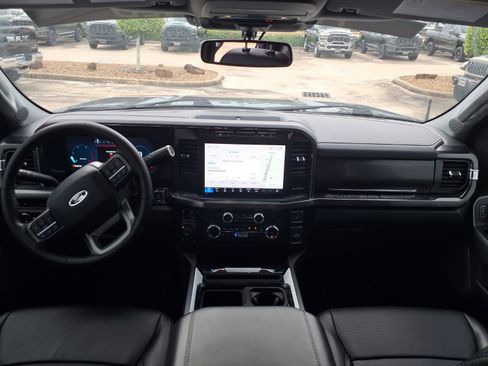 Used 2024 Ford F250 Lariat w/ Black Appearance Package AWD/4WD image 11