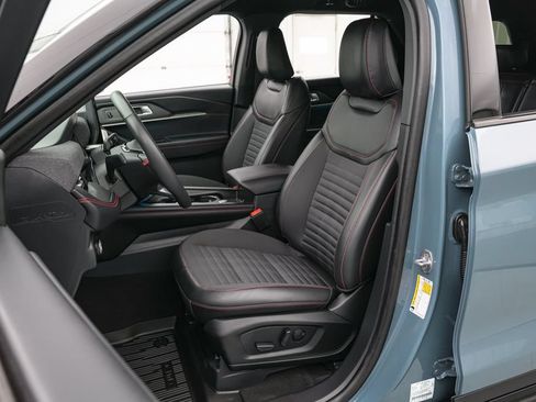 Certified 2025 Ford Explorer ST-Line w/ Premium Package AWD/4WD image 12