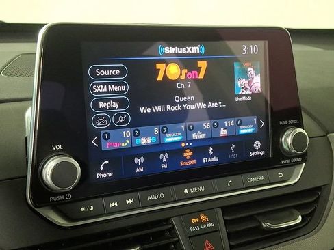 Used 2023 Nissan Altima 2.5 SR FWD image 3