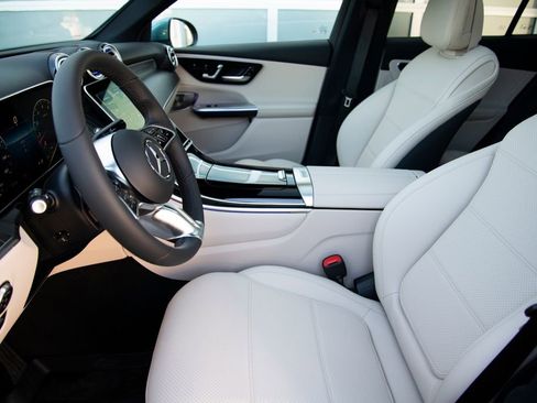 New 2026 Mercedes-Benz GLC 300 4MATIC image 11