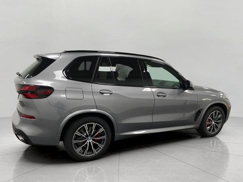 New 2026 BMW X5 xDrive40i w/ M Sport Package AWD/4WD image 2