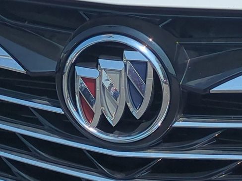 Used 2023 Buick Enclave Essence image 29