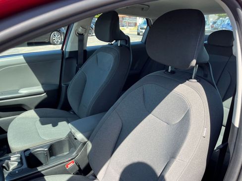Used 2025 Kia K4 FWD image 28