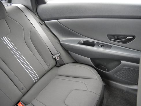 Certified 2025 Hyundai Elantra SEL image 14