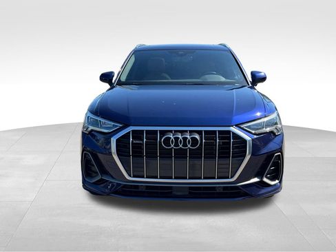 Used 2024 Audi Q3 2.0T Premium AWD/4WD image 2