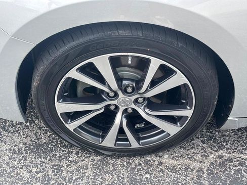 Used 2017 Nissan Maxima 3.5 SL FWD image 12