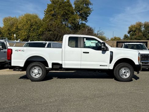 New 2026 Ford F250 XL w/ XL Off-Road Package image 2